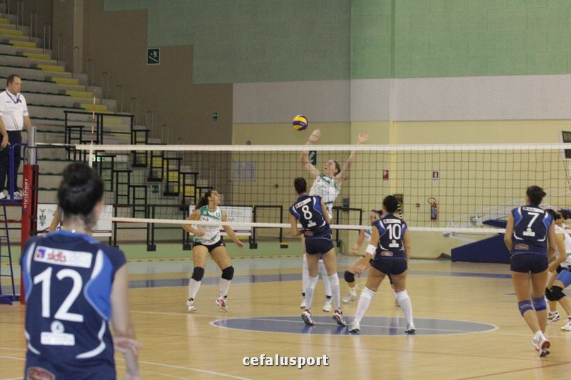 111030 volley 138_tn.jpg